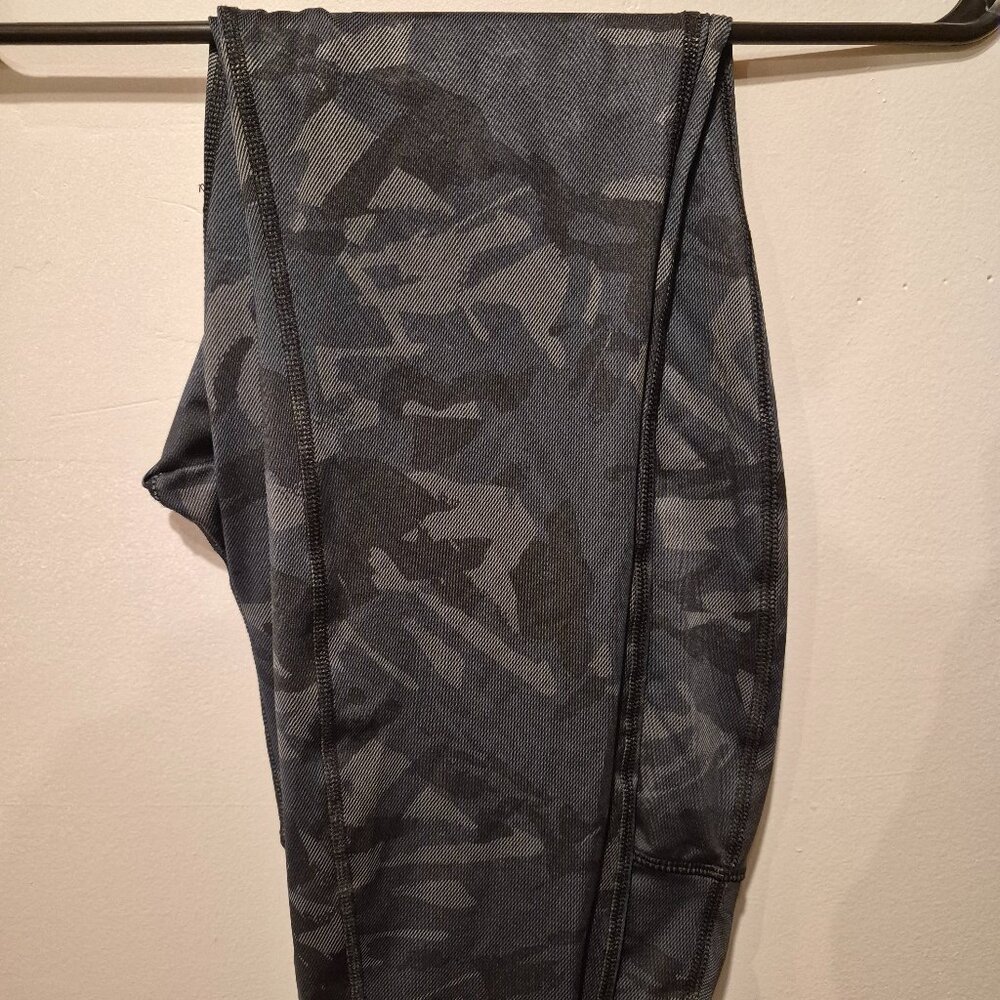 Avia Women's Gray n Black Active Wear Leggings M8-10